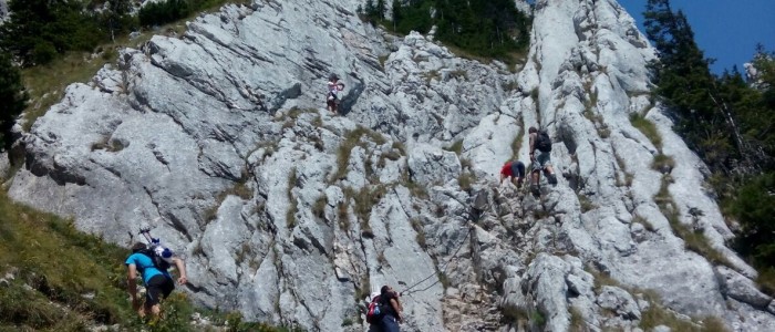 hiking-piatra-craiului-national-park-mountains-ridge