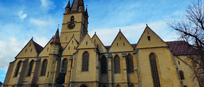 medieval-sibiu-culture-1191-evangelical-cathedral-day-trips-tagestouren-guided-tour