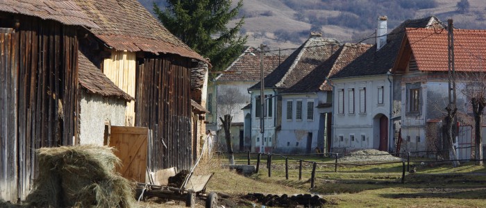 transylvania-rural-old-village-medieval-farm