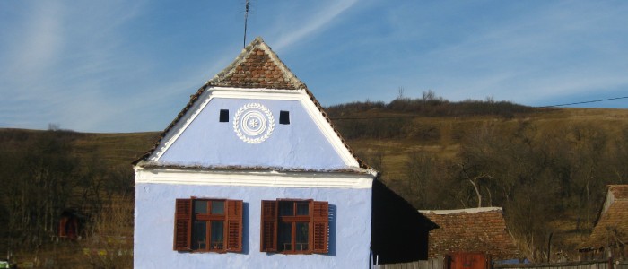 transylvania-rural-old-village-medieval-farm-house-traditional